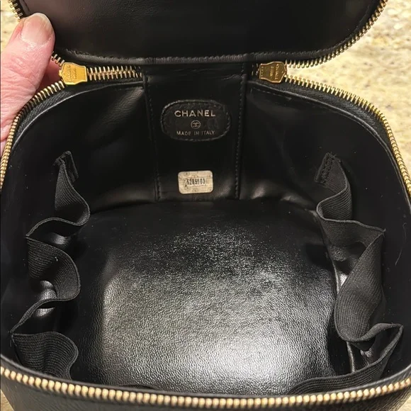 Chanel Black Leather Vanity Case - Picture 13 of 16